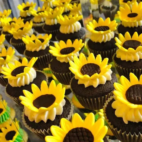 Flowers-for-a-summer-party Flora Queen